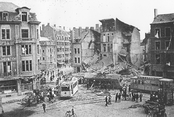 Sur cette photo on voit exactement le tram que j’ai raté. (Collection J. Offergeld)